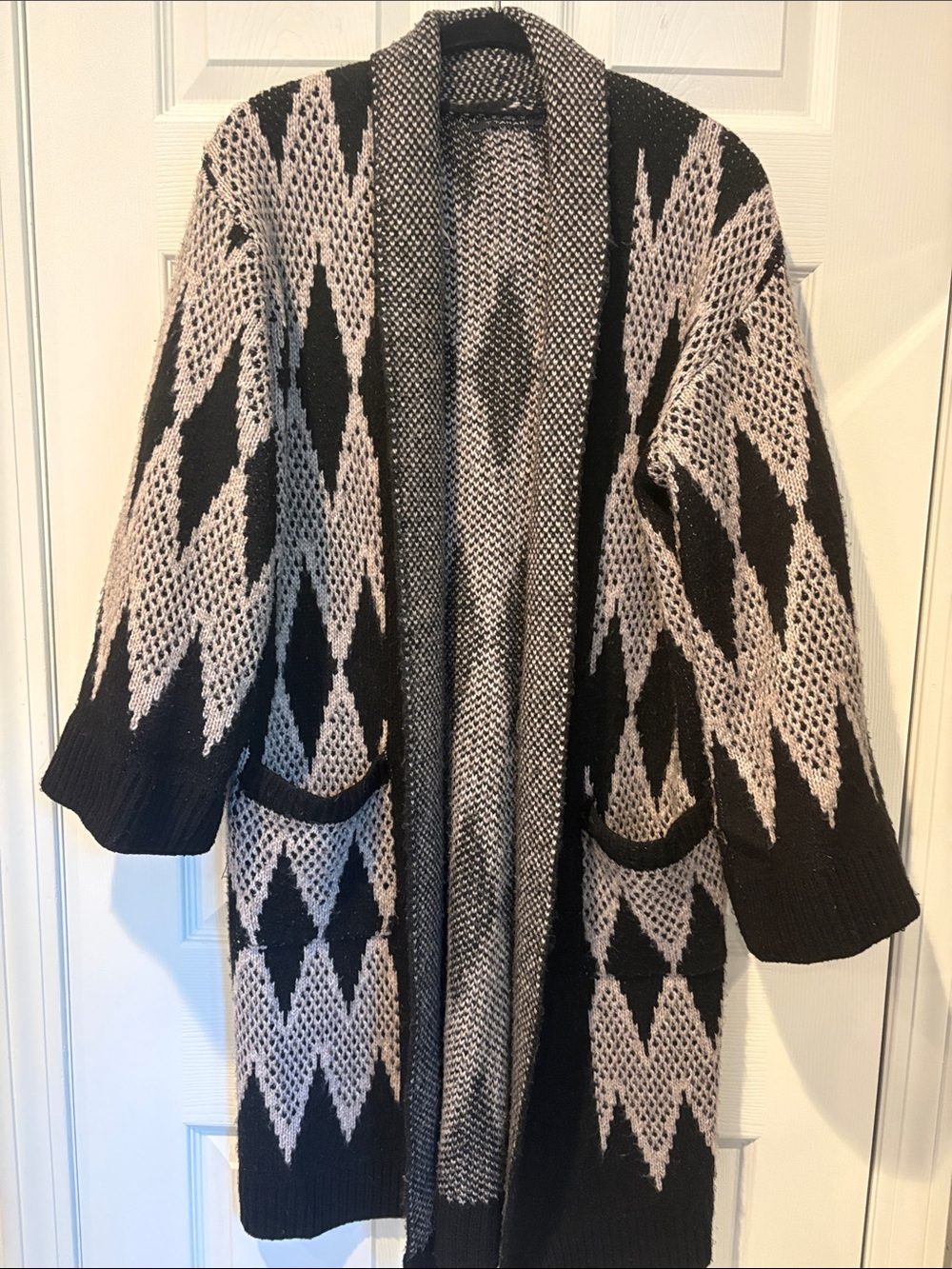 T Tahari Black and Light Gray Open-Front Geometric Knit Cardigan/Coat Medium